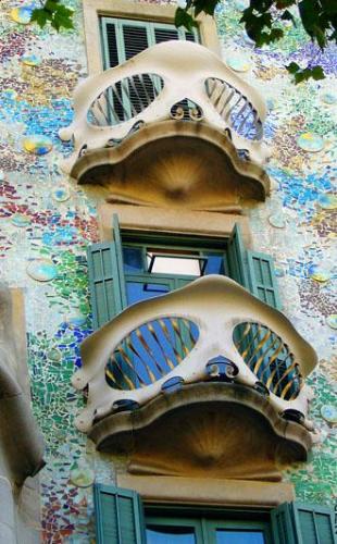 aritecture - Antonio Gaudi,a spanish architct,was the first to understand that nature does not have any straight lines. In his buildings,balconies look like eyes.
