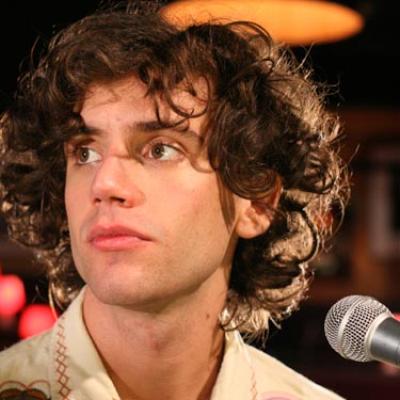 Mika - Mika picture, singer,songwriter