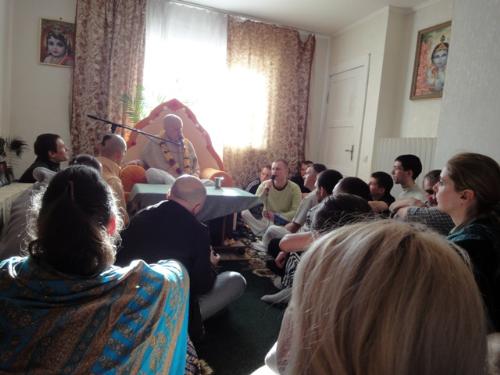 lecture on krishna in russia - devotees enjoying lecture on god krishna