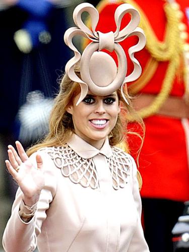 Prince Beatrice - OMG! This hat looks hideous that Beatrice wore to cousin Williams wedding! On top of the bad hat,she wore to much eye make-up! You can tell she got her fashion sense for mom! Sara Ferguson's taste in clothes is terrible!