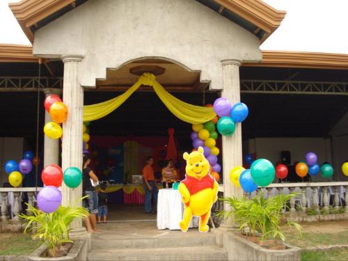 winnie the pooh themed 1st birthday party - the design of the venue for my baby girl's first birthday celebration