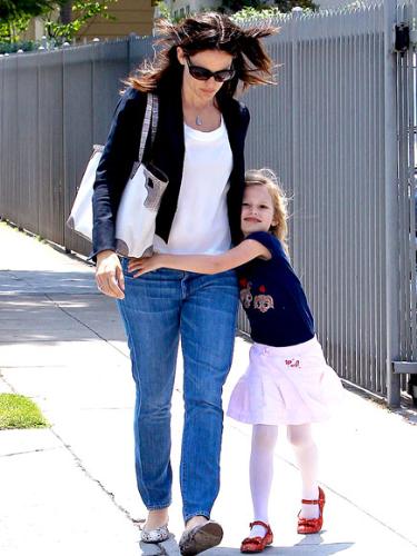 Jennifer Garner - Jennifer Garner and her daughter Velvet.