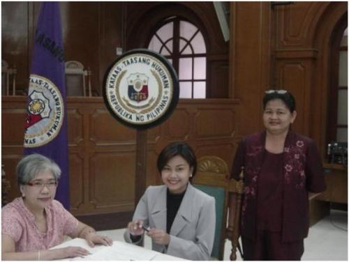oath taking - taken during signing of Roll of Attorney's at Supreme Court, Manila. Behind me is my supportive and loving mom.