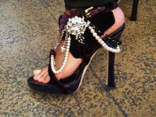 Alicia Keys - Those shoes sure have some bling to them! Not a fan of them!