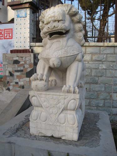 stone lion - a nice statue