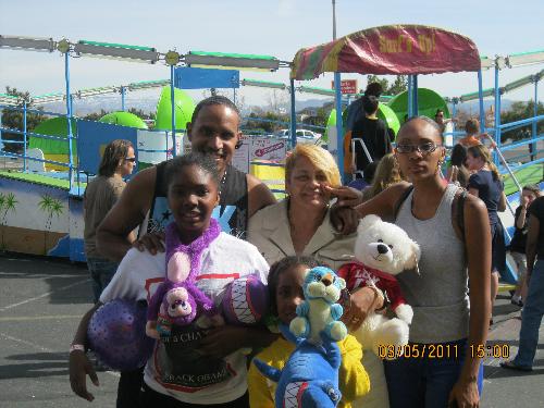 the victorville fair! - me, timothy, jamila, jailah, jailen at the fair. yeah we had fun!