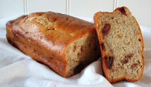 Healthy Cake - This is a healthy banana and date cake. Low in fat, sugar and calories