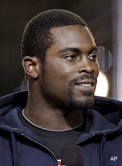 Michael Vick - Now thaty Plaxico Burress can comeback,Vick said he hopes he an influence on him! WTF? Vick is the last man Burres should hang out with!
