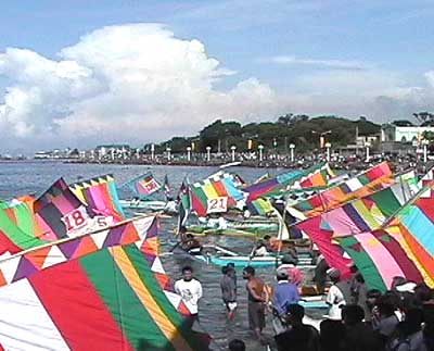 Vinta - Zamboanga is known to be the city of flower. One of the most attraction in the city is the colorful Vinta's that commonly be seen along Cawa-cawa boulevard.