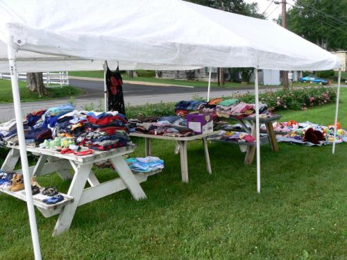 my yard sale - A photo of my 25 cent sale / yard sale today