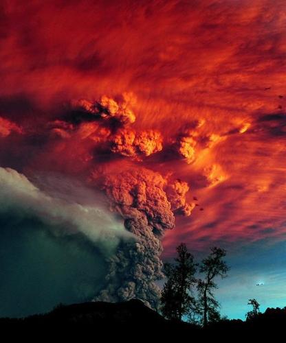 Volcano - The Chilian volcano which has been erupting lately. Awesome photo!