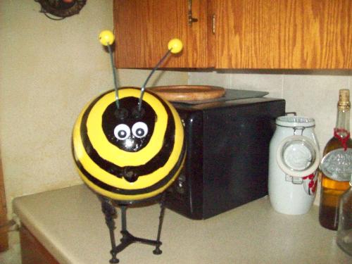Bee garden ornament - Bee ornament made from my mother&#039;s bowling ball!