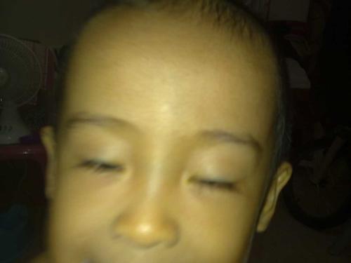very sleepy - my baby feel so sleepy