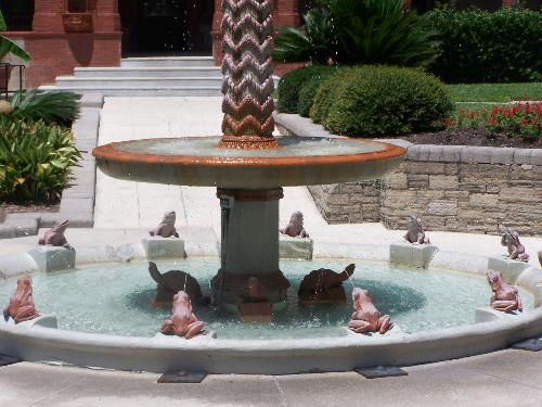 closer view there are 12 frogs it is kind of a sun - closer view there are 12 frogs it is kind of a sun dial