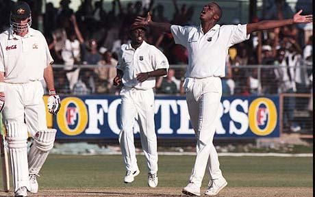 courtney walsh - courtney walsh,the first bowler to reach 500 wicket
