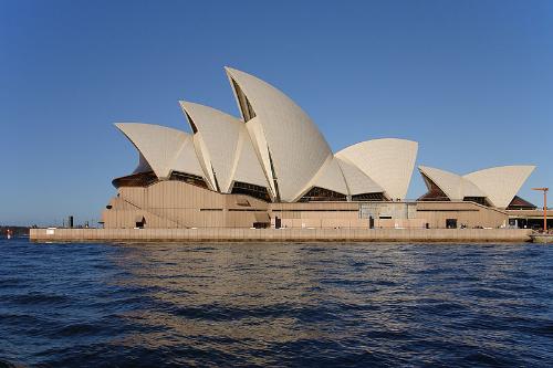 Sidney Opera house - The Sidney Opera house is localed in Sidney,Australia.