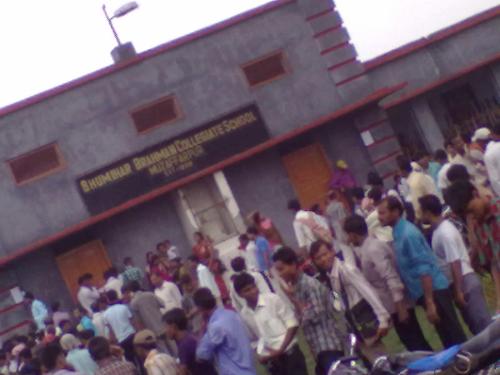 tte form muzaffarpur - muzaffarpur crowed to get tte form and the pace is less how dare they keep thing up