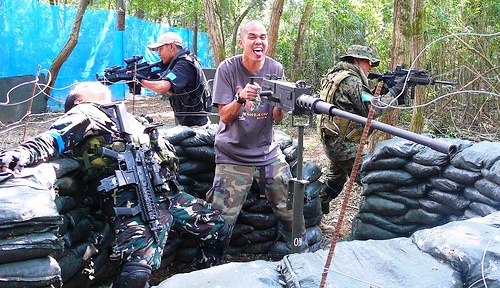 soldiers - wacky philippine soldiers.