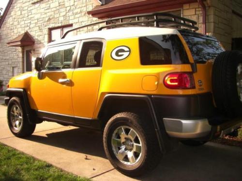 Packer Mobile - A toyota suv in Green Bay Packer colors! It has the Packer logo on it,too!