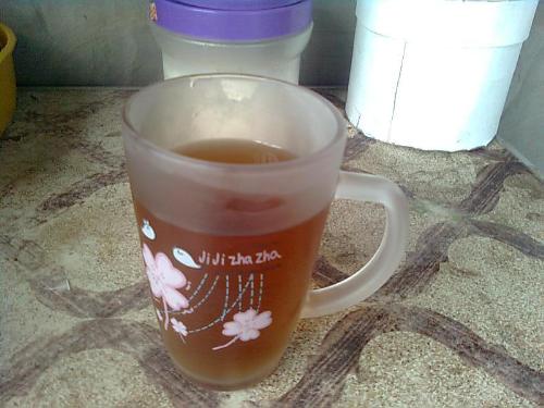Iced Tea? No! - This is cola with the ice melted. The color turned pale and the taste has changed.