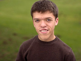 The other twin - Zach Roloff. He is a little person and his twin brother is Jeremy.