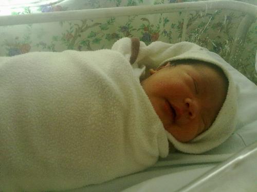 My princess - Nurul Amira Safiya. The latest addition in the family. My first daughter.