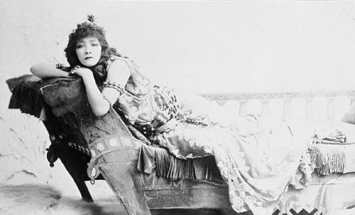 Sarah Bernhardt - The actress Sarah Bernhard, at 40 years old.