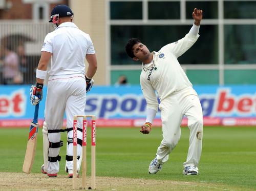 sreesanth shining in test - sreesanth taking a crucial wicket in england test match