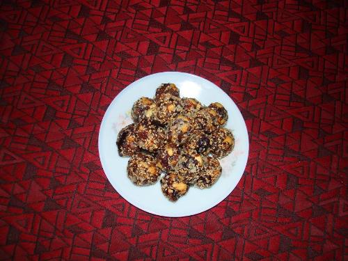 Dink Laddoos - I was determined to work on this recipe and when done had a good feed