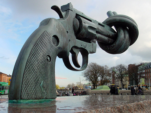 Pacifist mouvement - A work of art dennouncing guns and violence.