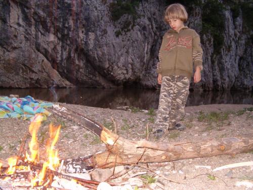 camp fire in Cheile Nerei - Romania - camping in Cheile Nerei