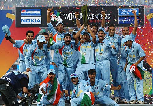 twenty20champian - Indian team group photo after winning the T20 world cupl