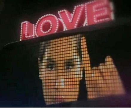 cinta laura on screen - cinta laura on screen and say 'love'