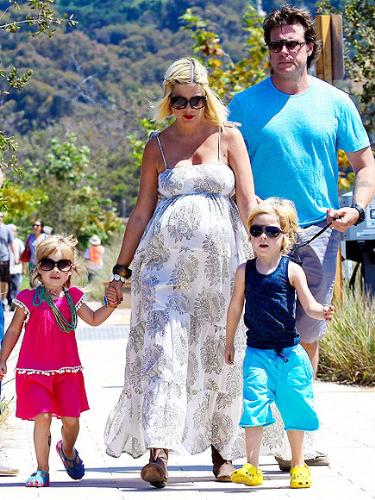 Tori Spelling - Tori Spelling with her husband and their two kids. Tori is going to have baby number 3 in October.