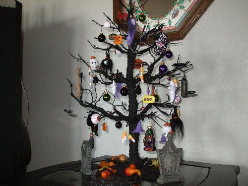 Halloween Tree - It's a table top size tree. Some decorations are crafted while others are store bought