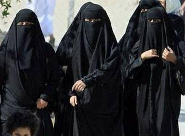 burqa for Muslim women - In vulnerable areas, the burqa could be a solution to keep self and honor a women muslim, but on the contrary, in the secure area, the burqa could make herself insecure and uncomfortable. burqa for Muslim women - In vulnerable areas, the burqa could be a solution to keep self and honor a women muslim, but on the contrary, in the secure area, the burqa could make herself insecure and uncomfortable.