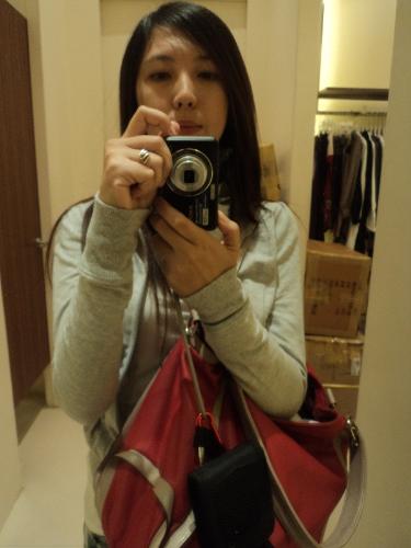 shopping day - had some extra money.so i headed to the mall.i visited my favorite shop and took some picture then the sales man said i am not allowed to take some pictures :P..