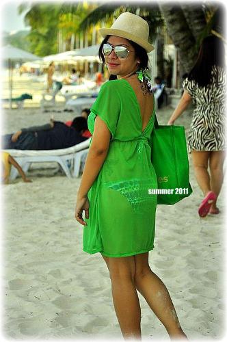 Boracay escapade - This was taken on our second day in Boracay. I was with my brother, his wife and their 14 year old daughter. My niece took this photo. She's a budding photographer. She used Nikon D90. I am not sure what the lens was. But it was the kit lens. We had to adjust the ISO, aperture and shutter speed every now and then since we were outside most of the time.