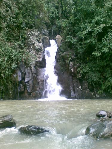 mambucal falls - this falls is in Murcia, Negros Occidental. It's a good place for adventure, hiking the 7 falls until you reach the top. But be sure to be in your perfect health. The ascent is quite difficult