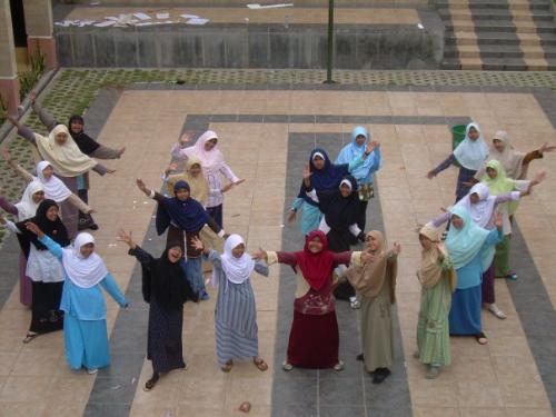 Say 'Come on' - This photo was taken when I am still in junior high school. We have a bulletin board contest