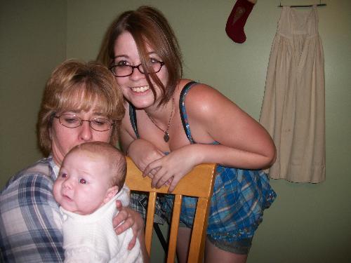 Hanging at my Mahs - Me, Mah and my daughter