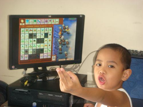 my son - My son likes playing computer games.