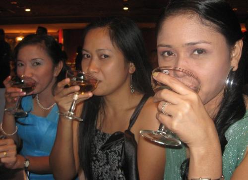 ...with friends! - I'm in the middle... drinking champagne!