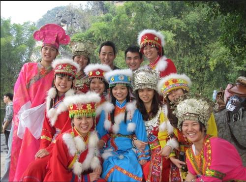 The beautiful girls - this photo is my one of memory of the travel in Gunlin.This girls are my classmates.They wore national clothing.