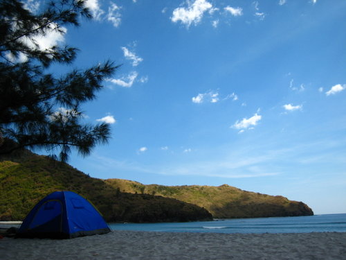 Anawangin Cove - Camping at Anawangin
