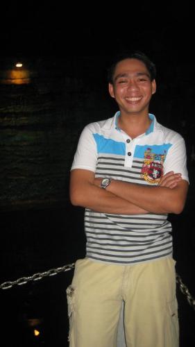 people's park picture - This picture was taken when we went to People's Park in Davao City, Philippines. This was in 2010. At my back, although you cannot see it, is a fish pond.