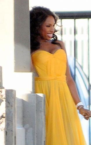 Jennifer Hudson - Images of a newly slimmed down Jennifer Hudson at a photoshoot. Doesn't she look simply splendid in yellow?? Jennifer Hudson - Images of a newly slimmed down Jennifer Hudson at a photoshoot. Doesn't she look simply splendid in yellow??