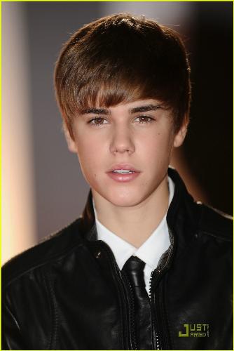 Justin Bieber - Justin Drew Bieber is a Canadian pop/R&B singer, songwriter and actor. Everybody loves him because he's so cute! WE ALL LOVE JUSTIN! :