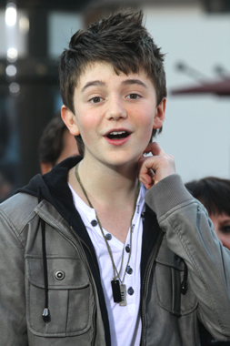 Greyson Chance - Greyson Chance is a fourteen year old boy, an American pop rock singer and pianist. I soooo love Greyson! He's cute and kind! :))
