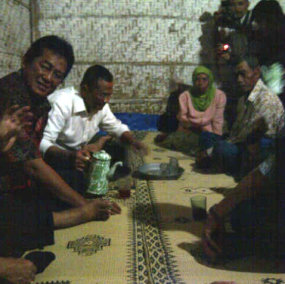 Mr dahlan iskan - mr dahlan iskan picture..
salute for him Mr dahlan iskan - mr dahlan iskan picture..
salute for him
